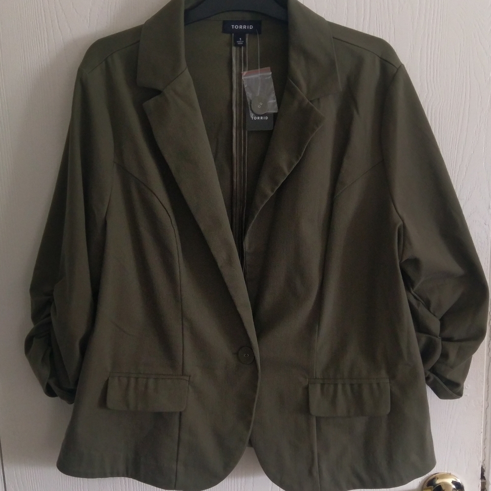 🔥🔥SALE🔥🔥 Torrid Olive Green Blazer